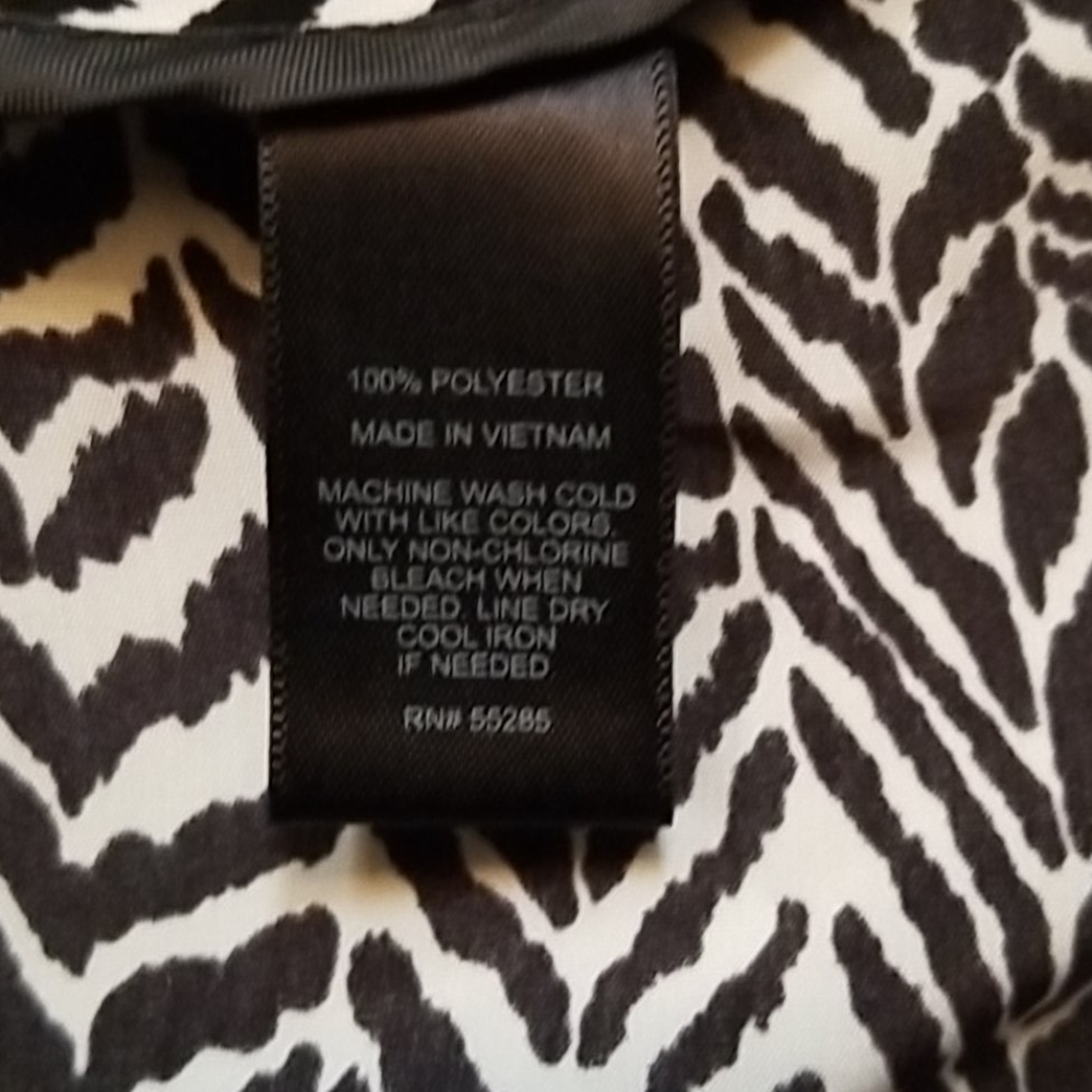 EXPRESS SHORTS SIZE 4 - Picture 5 of 7
